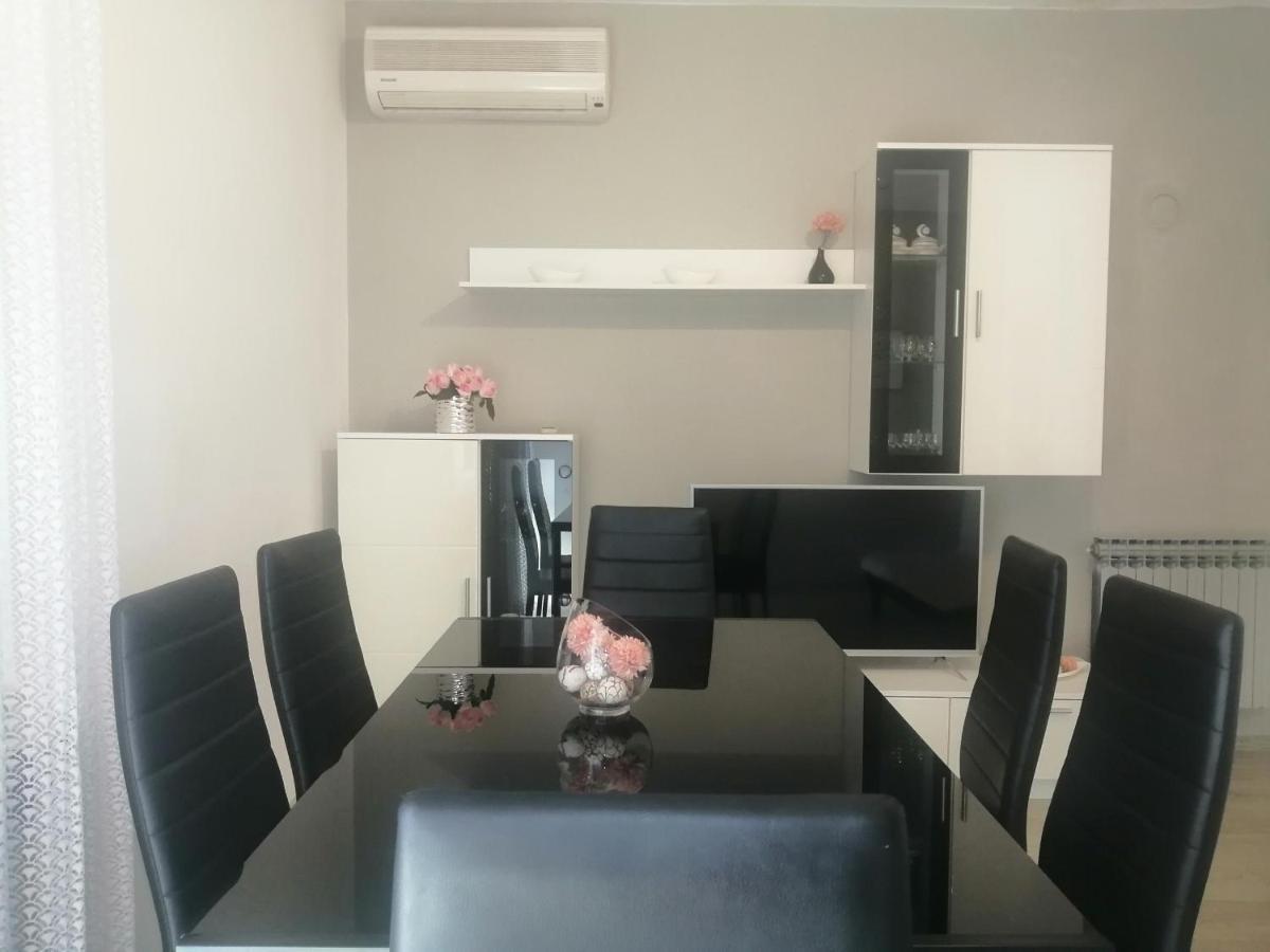 Apartment Vera, 80 M From The Sea Novigrad Istria Esterno foto